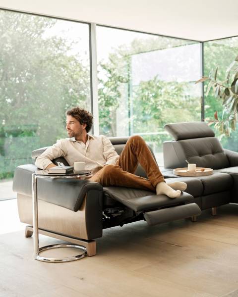 canapé en cuir 3 places confortable avec des têtières moderne sur Nîmes proche d'Alès