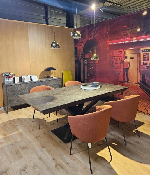 Mobilier d'exposition à prix exceptionnel, Showroom443 renouvelle son showroom