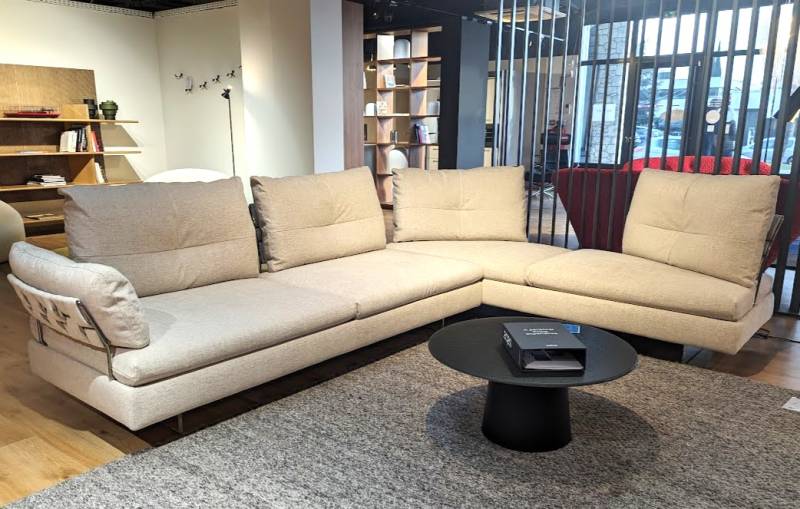 Un canapé modulable design pas cher chez Showroom443 à Nîmes, modèle LIMES