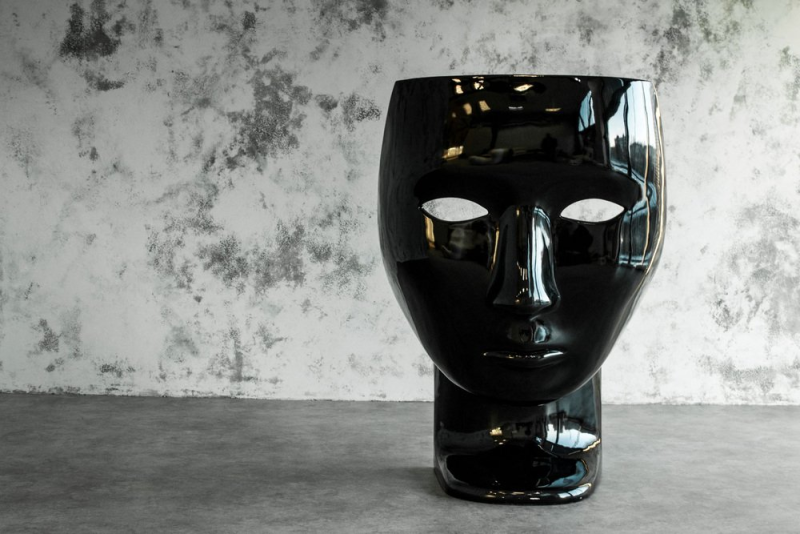 Le fauteuil contemporain et design NEMO noir pour une décoration d'artiste dans votre jardin à Nîmes