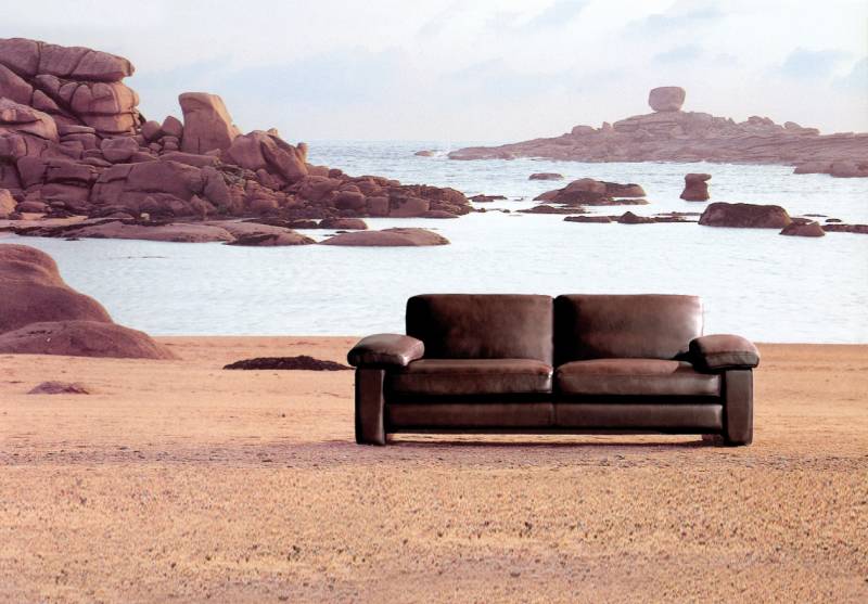  canapé en cuir design et confortable à Nîmes dans le Gard