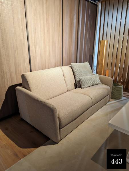 Canapé moderne et convertible en tissu beige pour votre salon contemporain et modulable à Nîmes près d'Uzès