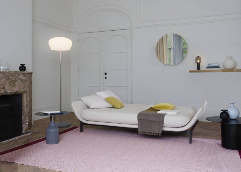 Canapé convertible pratique et élégant en velours côtelé à Nîmes  près de Montpellier