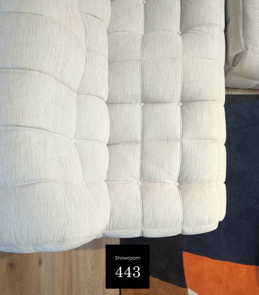 Le canapé d'angle modulable Kashima en tissu est arrivé au Showroom443 de Nîmes