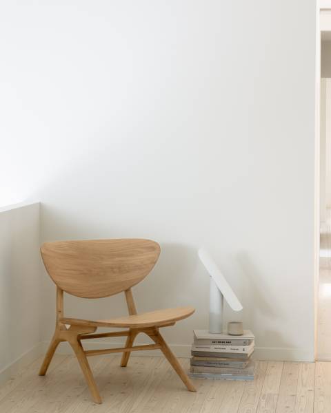 Un fauteuil en bois massif design pour une décoration chaleureuse à Nîmes