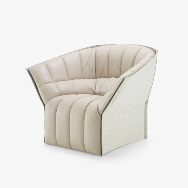 Fauteuil de salon confortable MOËL Ligne roset chez Showroom443à Nîmes