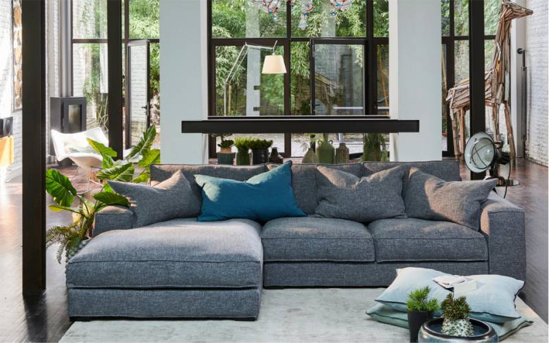 modèle canapé en lin ou autre tissu pour votre maison de vacances chez Showroom443 à Nîmes proche de Montpellier