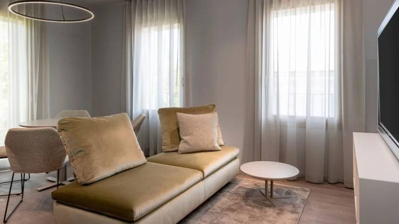 Le canapé tendance et confortable italien LIMES NEW sans accoudoir chez Showroom443 près de Montpellier