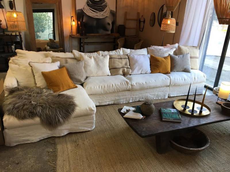 canapé angle modulaire en lin pour votre salon de maison de vacances ches showromm443 à Nîmes proche de Montpellier