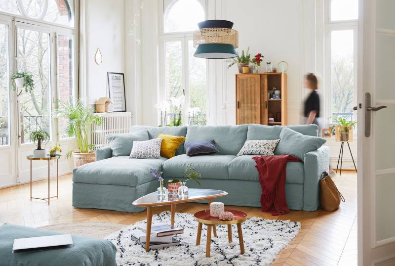 canapé en lin bleu pour votre maison de vacances chez Showroom443 à Nîmes proche de Montpellier