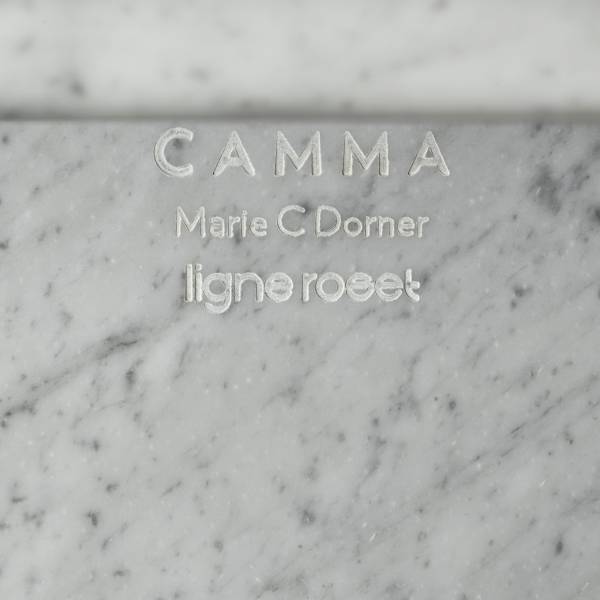 Table de repas en pierre de designer pour une salle à manger chic et moderne près de Montpellier