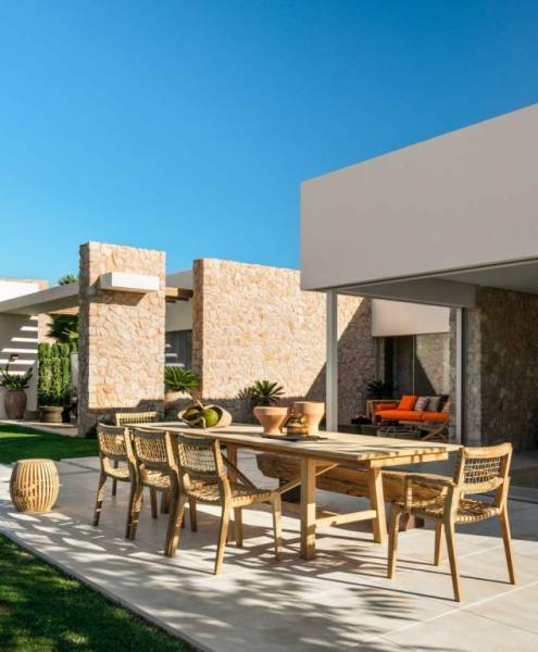 Mobilier de jardin design pour votre un extérieur moderne dans votre Showroom443 de Nîmes