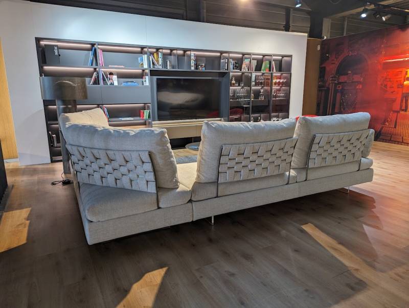 Canapé d'angle en cuir italien LIMES NEW chez Showroom443 à Nîmes